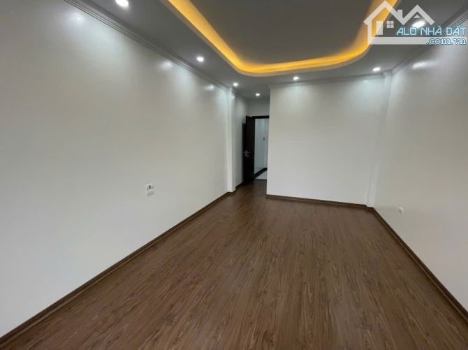 Bán nhà 5 tầng Việt Hưng mới cóng, full công năng, diện tích rộng 55m2, giá 6 tỷ+ - 3