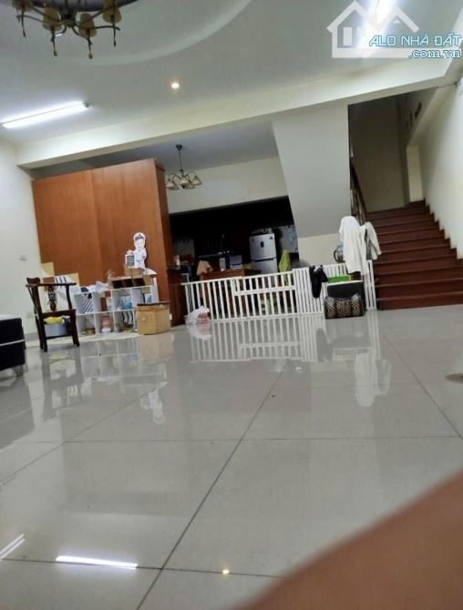 Penthouse  Skylight Minh Khai 200m đủ nội thất, 4 ngủ - 3