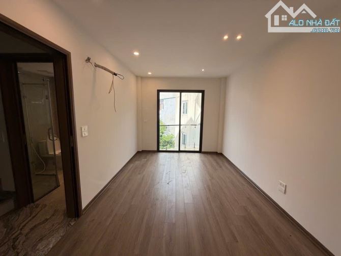 Bán nhà 5 tầng lô góc trung tâm Long Biên, DT35m2, full nội thất thông minh, giá hơn 5 tỷ - 3