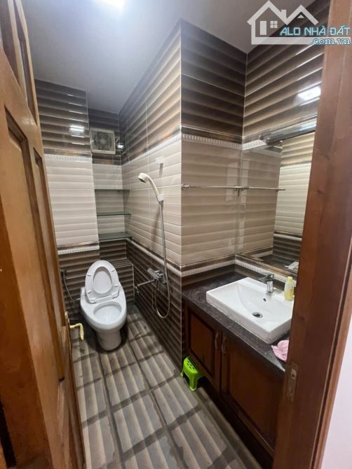 CHỈ 1 CĂN DUY NHẤT - HXH Nguyễn Văn Cừ - 4X15m - 4 Tầng - 3