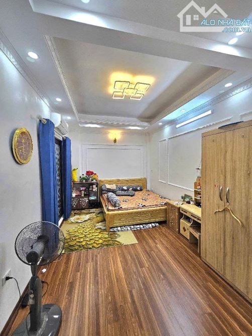 Nhà mới toanh 5 tầng Long Biên, vị trí trung tâm, full nội thất, gần ô tô, giá 5 tỷ+ - 3