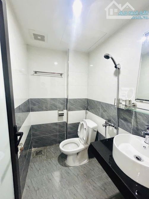 BÁN NHÀ 5 TẦNG MỚI XÂY - TRUNG TÂM NGŨ HIỆP - VŨ LĂNG - NGÕ THÔNG - Ô TÔ ĐỖ - 4.9 TỶ - 3