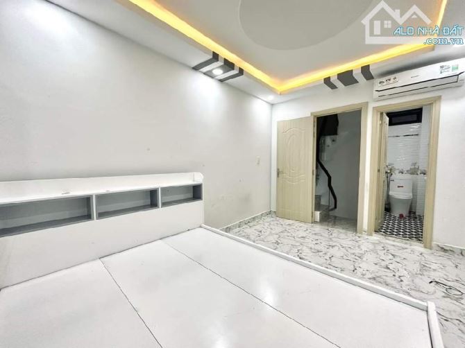BÁN NHÀ 3️⃣MẶT TIỀN TT QUẬN 1- CHỈ 9️⃣TỶ - 3