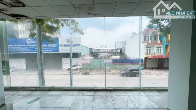 Cho thuê nhà 4 Tầng ngay Vincom 550 NGANG 15M,có Thang Máy,PCCC đầy đủ - 3