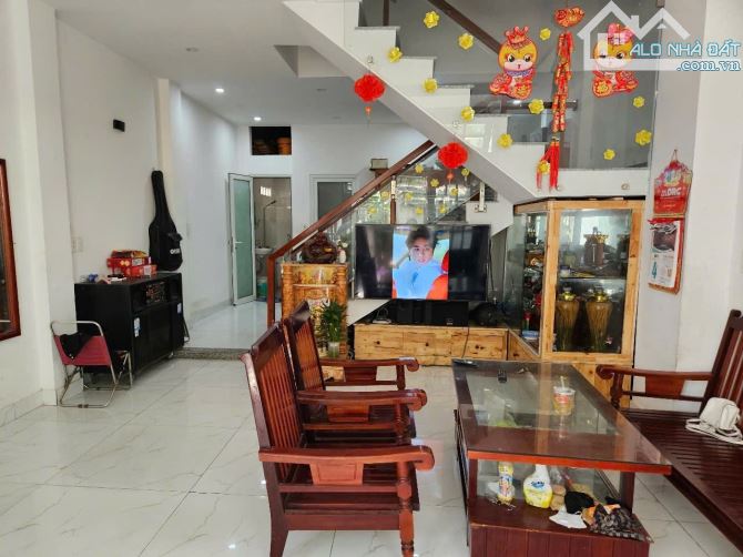 Chính chủ cần bán nhanh căn nhà 3 tầng đường Ngô Quyền.  Sơn trà - 3