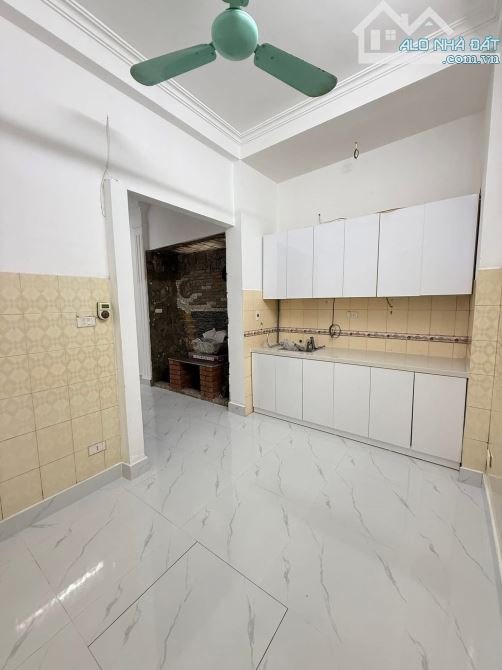 Bán nhà Phố Lạc Long Quân 35m2 gần Hồ Tây 4 tầng 4 ngủ  nhỉnh 7 tỷ - 3
