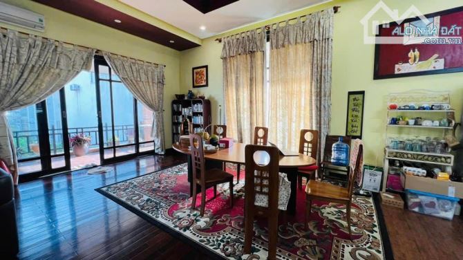 Bán biệt thự cũ, góc 2 mặt tiền Đường Mỹ Khê, Đà Nẵng cách biển chỉ vài bước chân. - 3