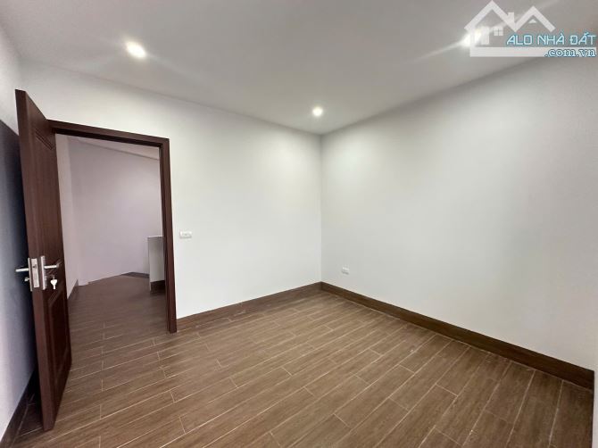 NHÀ MỚI 5 TẦNG - Ô TÔ ĐỖ CỔNG - GẦN VÀNH ĐAI 3.5 NHỈNH 4 TỶ - 3