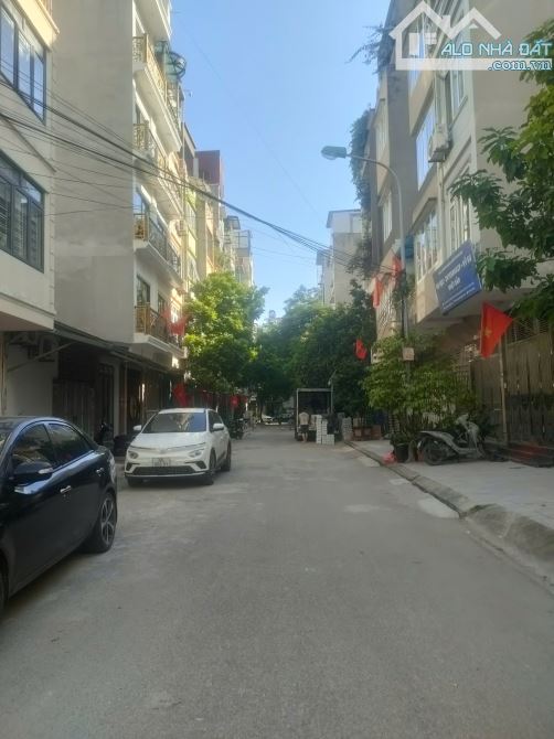 BÁN GẤP NHÀ HOÀNG QUỐC VIỆT, PHÂN LÔ, ÔTÔ TRÁNH, KINH DOANH BẤT CHẤP, 62M2 HƠN 17 TỶ - 3