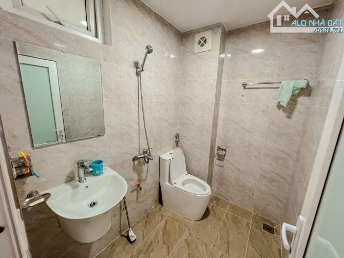 Nhà đẹp, dân xây, ngõ thông ô tô, 38m 5 tầng giá chỉ 7.7 tỷ - 3