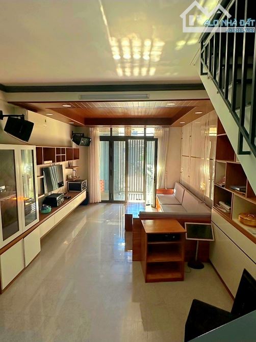 Nhà Quận 7, Phú Thuận, 19x10m, HXH, 2 tầng, Chỉ 8ty1 - 3