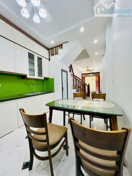 NHỈNH 6 TỶ NHÀ ĐẸP Ở NGAY HỮU HƯNG NAM TỪ LIÊM 38M 5 TẦNG 4 NGỦ FULL NỘI THẤT lh - 3