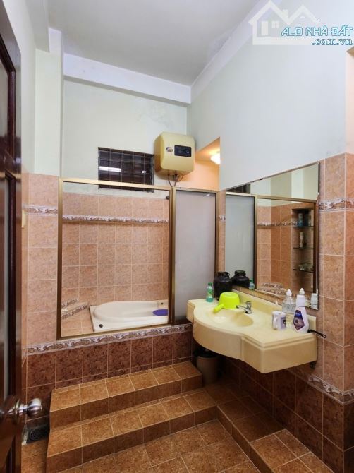 Bán nhà Đường Lũy Bán Bích - 85m2 (4.5 x 18.5)m - 4 Tầng - Hẻm xe tải 8m - 3