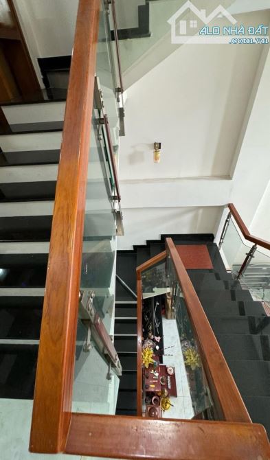 - Nhà Lâm Thị Hố Q12, DT: 4x16 đúc 3,5 tấm, hẻm 1/ xe tải, nhà đầu hẻm. Ô tô đậu trong nhà - 3
