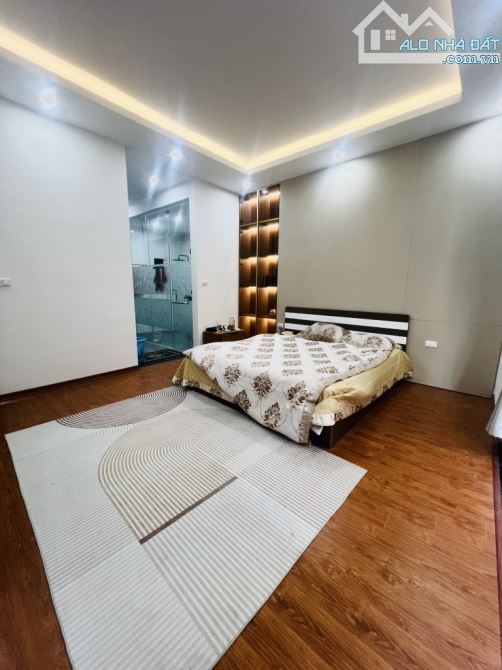 GIÁ NHỈNH 8 TỶ - BÁN NHÀ ĐẸP PHỐ THẠCH BÀN – LONG BIÊN - 3