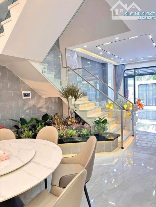 Nhà 1 Lầu 1 Trệt Ngay KDl Bửu Long 5x22 giá 1ty950 có sân để xe hơi đường oto né nhau - 4