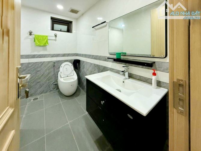 Bán nhà Đường Ba Tháng Hai Quận 10 – 4.1x11m, 4 tầng mới, giá 9.5 tỷ. Gần ST Satra Mart - 4