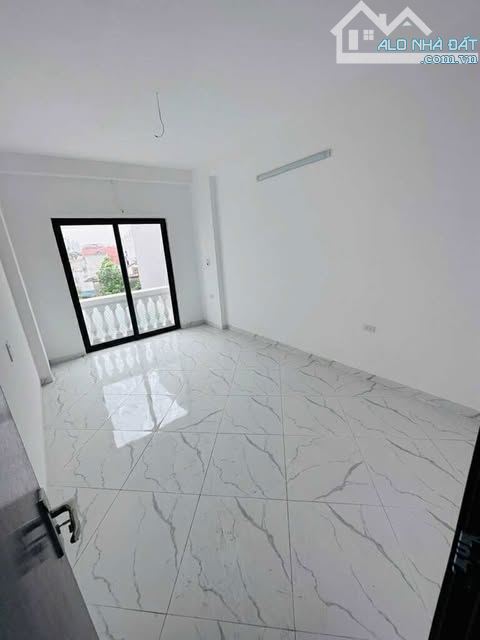 NHÀ MỚI KÍNH KONG - OTO ĐỖ CỬA - SÂN CHƠI RỘNG THOÁNG - 4