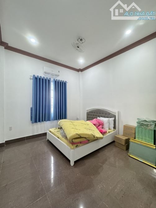 Gấp bán nhà Thủ Đức, dt 190m2, giá 12.2 tỷ, liền kề Phạm Văn Đồng. - 4