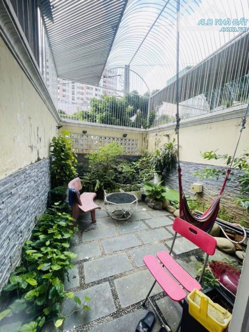 Gấp bán nhà 3 tầng Thủ Đức, giáp Phạm Văn Đồng, giá 10 tỷ, dt 115m2. - 4