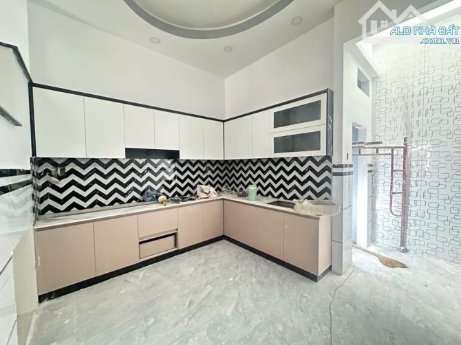 LÊ VĂN QUỚI - HẺM XE HƠI 6M XỊN - GIÁP TÂN PHÚ - NGAY NGÃ TƯ 4 XÃ - SỔ ĐẸP VUÔNG VỨC HOÀN - 4