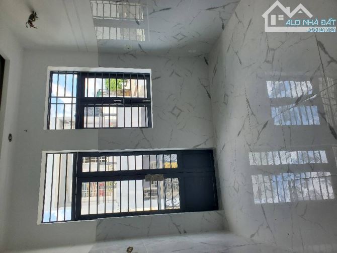GẦN CHỢ BÌNH TRỊ ĐÔNG - BÌNH TÂN - HẺM XE HƠI THÔNG - 37M2 - 3 TẦNG MỚI ĐẸP BTCT - 4