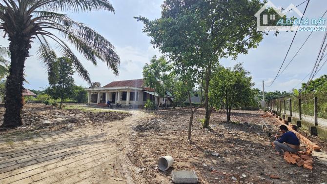 đất 2992m2  21ty5 biệt thự sân vườn kết hợp nghỉ dưỡng tặng Nhà Mái Ngói có sẵn P.An Thạnh - 4