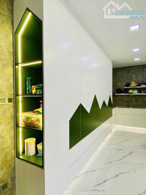 CHÍNH CHỦ CẦN BÁN GẤP NHÀ ĐƯỜNG LÊ NIỆM,Q TÂN PHÚ, DT 9 X 18. KC 3 LẦU, GIÁ 19 TỶ TL NHIỀU - 4