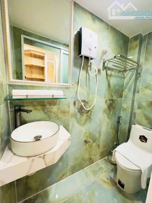 Bán nhà Lạc Long Quân Tân Bình, full nội thất xịn sò, sổ đẹp, chỉ 2.x tỷ - 4