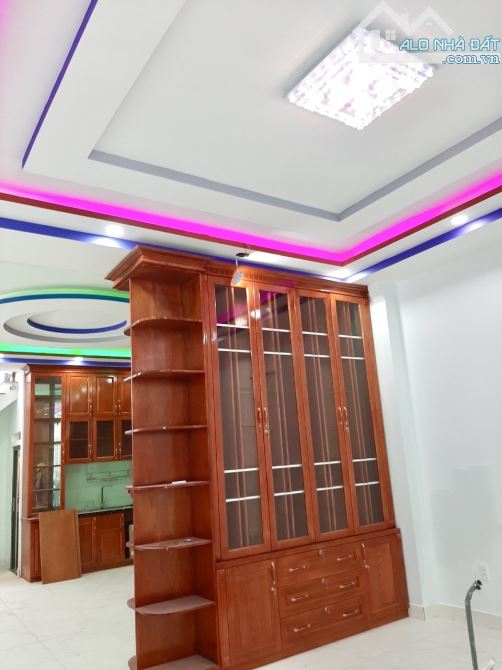 CHDV - 10 Phòng - 5x21 - 3 Tầng - Quận 7 - Nhỉnh 8 Tỷ - 4