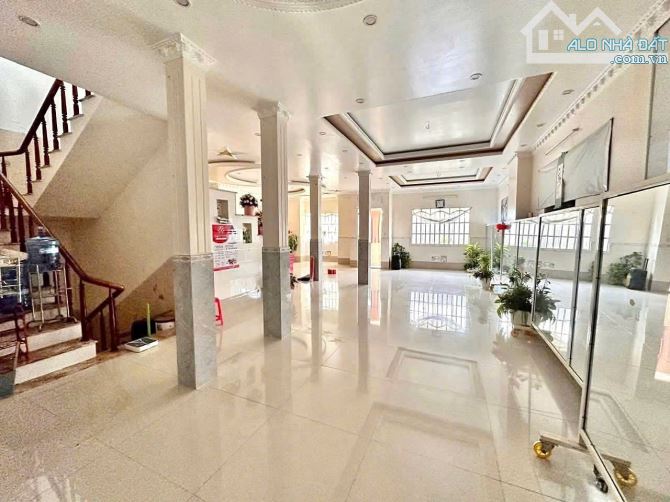 Cho Thuê Nhà 1 Trệt 4 Lầu Góc 2 Mặt tiền đường Nguyễn Hiền & Lê Chân KDC 91B - 4
