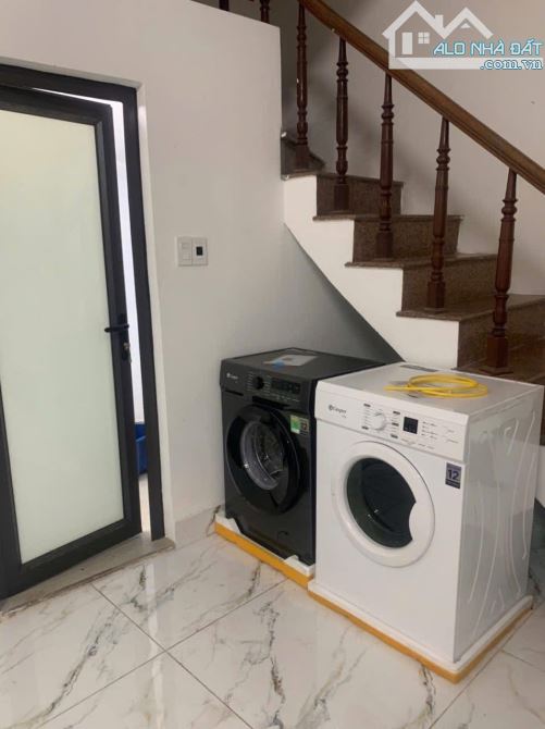 BÁN NHÀ LÁNG HẠ ĐỐNG ĐA 76m 5Tầng Mt 4.8m GIÁ 13.5 TỶ NGÕ THÔNG 2 THOÁNG KINH DOANH. - 4