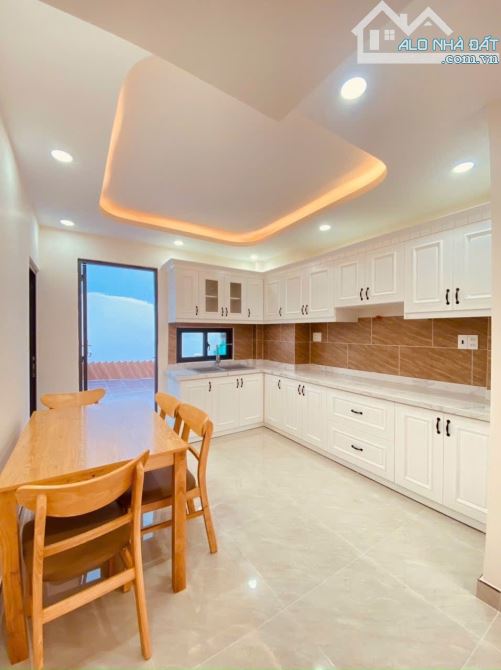 Nhà đẹp(4x10m) gần mặt tiền phố ẩm thực Phan Xích Long, 5tầng mới cứng-3pn4wc. Gía 7tỷ7 - 4