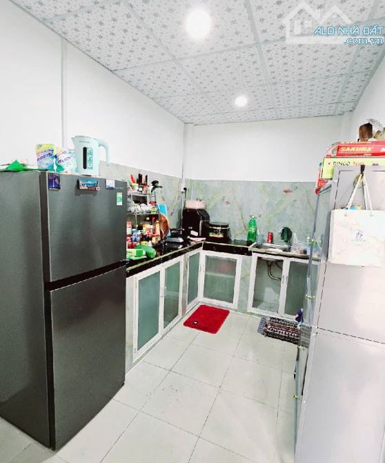 🌹Quốc lộ 1A ,BHH B, Bình Tân. DT 4 x 14, cấp 4. Giá 2,85 tỷ TL.  Mô tả: - Nhà mới sửa 2 P - 4