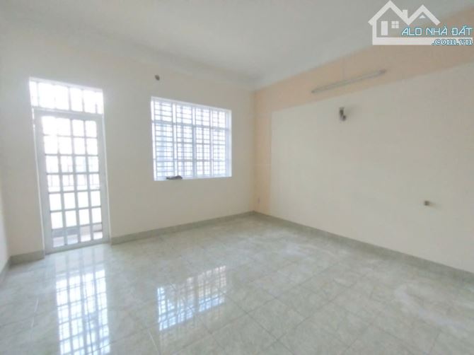 Cho thuê nhà mặt tiền 1 trệt 2 lầu đường Dương Tử Giang - 4