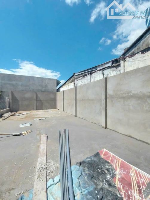 Thu vốn ! Bán gấp căn nhà MT bán trà sữa ở gần TT Trảng Bàng 134m2 SHR giá 740tr - 4
