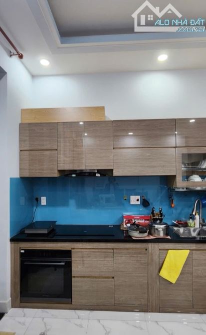 Nhà 3 tầng - Dt: 83m2 (5,2x16m) - HxH thông - nội thất cao cấp - Quận 2 - 10,5 tỷ - 4