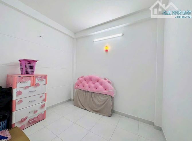 Chốt Gấp Căn Nhà Đẹp 2 Tầng, Gần Chợ Phạm Văn Hai, Tân Bình - SHR - 2 Tỷ 190/43m2 - 4