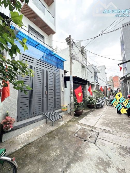LÊ ĐÌNH CẨN-4X17-4TẦNG ĐÚC-OTO ĐÕ CỦA-GIÁP Q6,TÂN PHÚ-KHU TÊN LỬA-GẦN AEON-CHỈ 5.X TỶ - 4