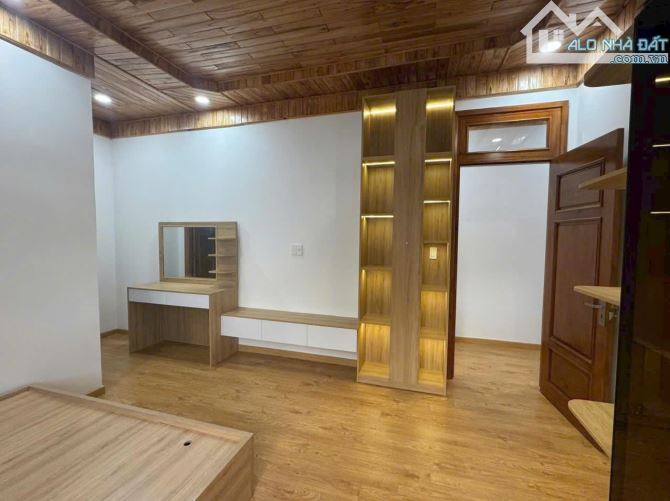 Cần Bán Nhà Phố 3T- 100m2 (5mx20m) chỉ 6.5 tỷ  Đường Nguyễn Công Trứ Phường 8  Đà Lạt - 4