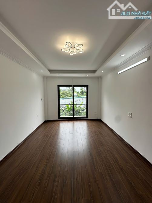 Bán nhà mới tinh, 5 tầng thang máy xịn, oto đỗ trước cửa, 2 mặt thoáng vĩnh viễn, gần phố. - 4