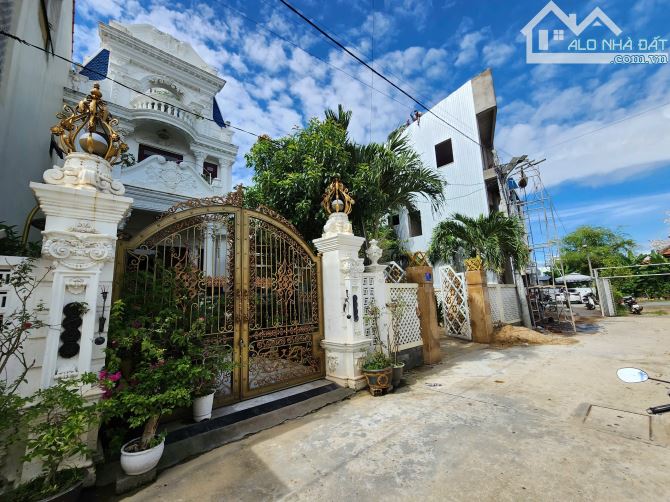 BÁN NHÀ 3 TẦNG THIẾT KẾ THEO PHONG CÁCH TÂN CỔ ĐIỀN, GẦN EAON MALL. - 4