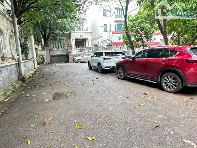 BÁN BIỆT THỰ KHỦNG  VƯỜN ĐÀO 231M2, MT 15M - TT QUẬN TÂY HỒ - XUNG QUANH TOÀN QUAN CHỨC - 4