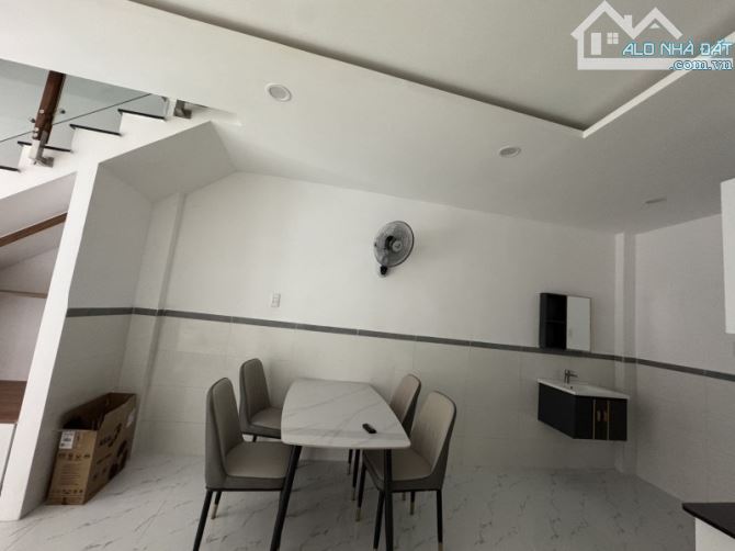 Bán gấp nhà Tăng Nhơn Phú A – Hẻm ô tô thông, 42m², chỉ 3.65 tỷ TL - 4