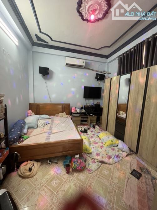 GÒ VẤP 3 TẦNG - 4,3 × 11 HẺM 6M - gần NGUYỄN VĂN NGHI - 6 TỶ - 4