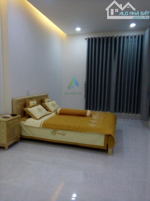 CHO THUÊ NHÀ NGUYÊN CĂN MẶT TIỀN ĐƯỜNG LÊ VĂN TÂM - 90 M² - 5 PN - GIÁ 20 TRIỆU - 4