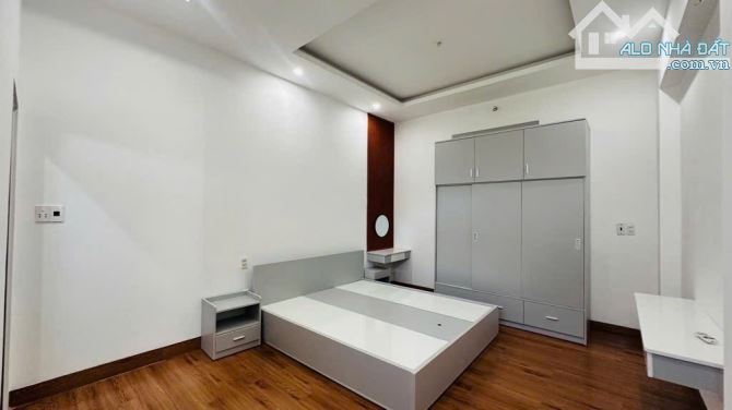 BIỆT THỰ 3 TẦNG LÔ GÓC KIỆT OTO TRẦN VĂN DƯ, 82m2 11*7.5 CÁCH BIỂN CHỈ 500m CHỈ 10.1tỷ - 4