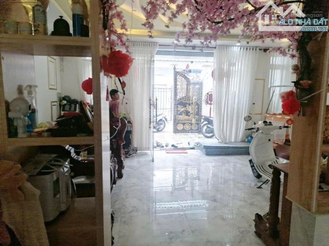 Bán nhà 3 tầng kiên cố, rộng rãi – vị trí đẹp đường Huỳnh Tấn Phát, Quận 7 - 4