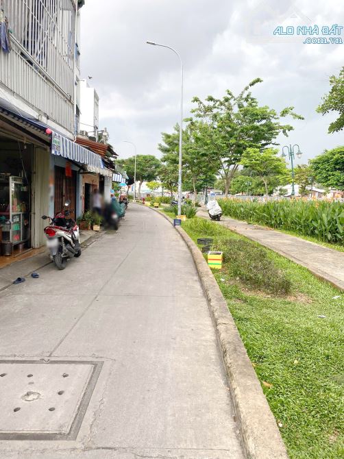 Nhà góc 3 tầng mặt tiền Ụ cây P10 Q8. Giá 3.3 tỷ TL - 4