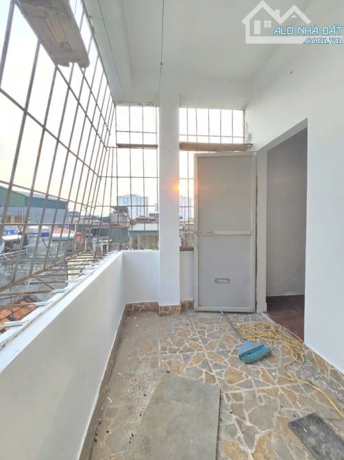 NHÀ MINH KHAI_TAM TRINH_35M2 LÔ GÓC_OTO GẦN_FULL NỘI THẤT - 4